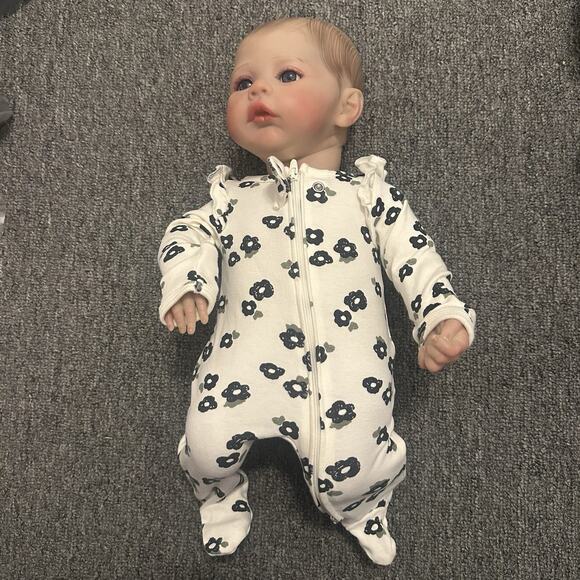 REBORN BABY DOLL by ANDREA ARCELLO Lifelike, Realistic Girl  REBORN BABY DOLL by ANDREA ARCELLO Lifelike, Realistic Girl Blue Eyes 18\